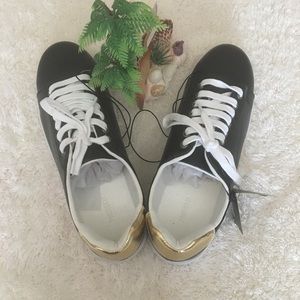 ❗️Great Deal ❗️Forever 21 tennis shoes black